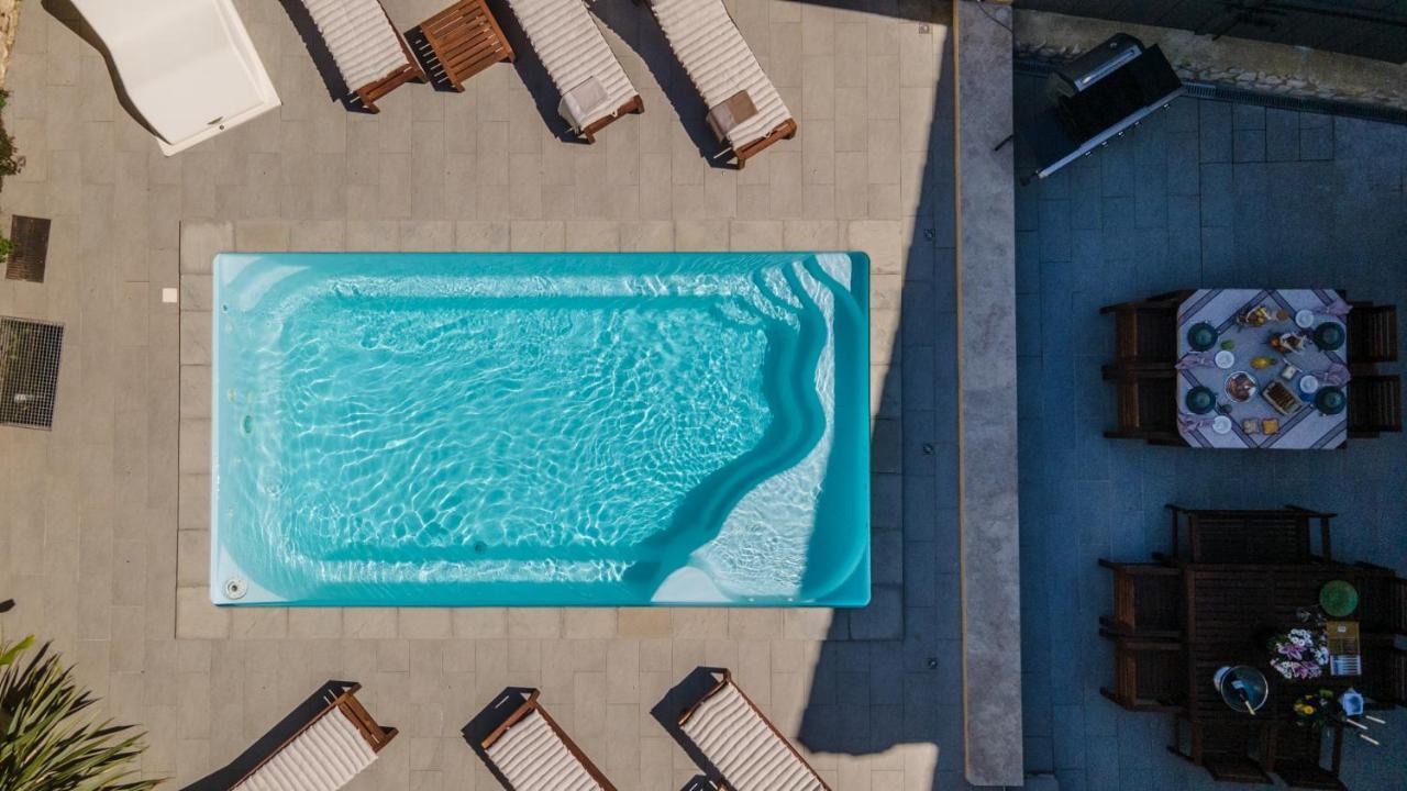 La Maison De Livia, Chambres D'Hotes, Piscine Chauffee, Proche Uzes, Nimes, Ales Sauzet  エクステリア 写真